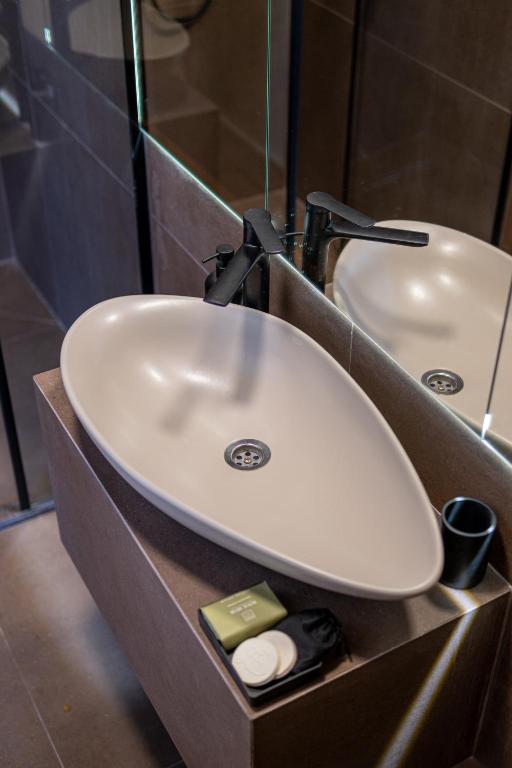 Koupelna v ubytování Bloom Suites