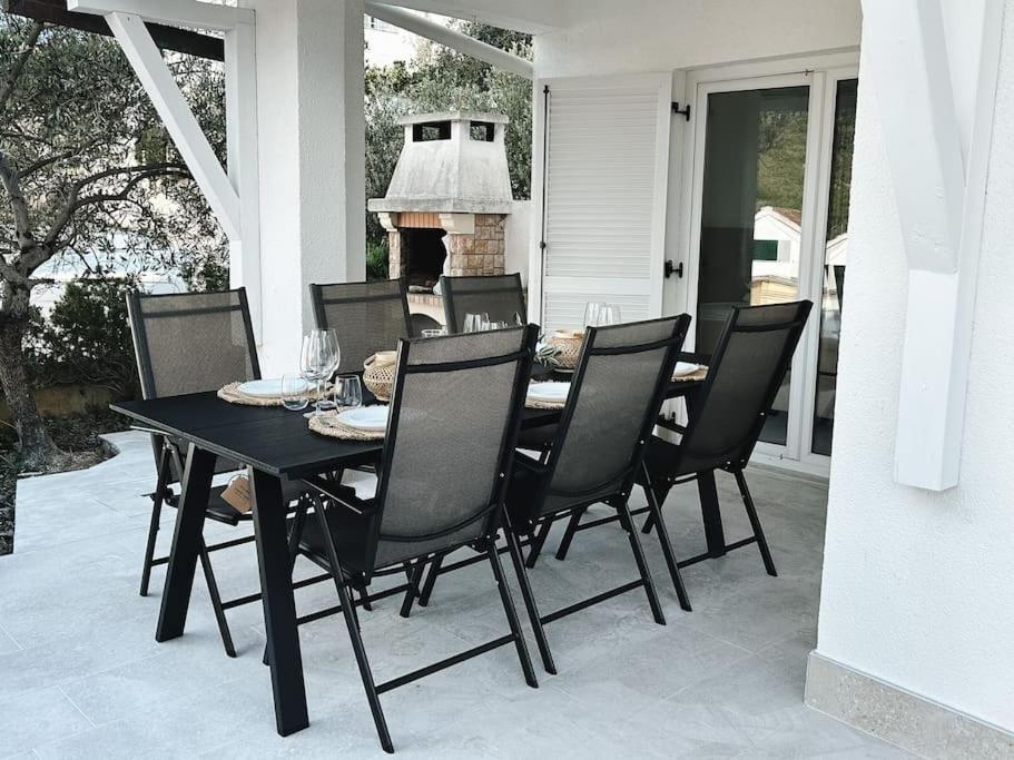 Patio nebo venkovní prostory v ubytování Apartment ”Elegant” island Šolta