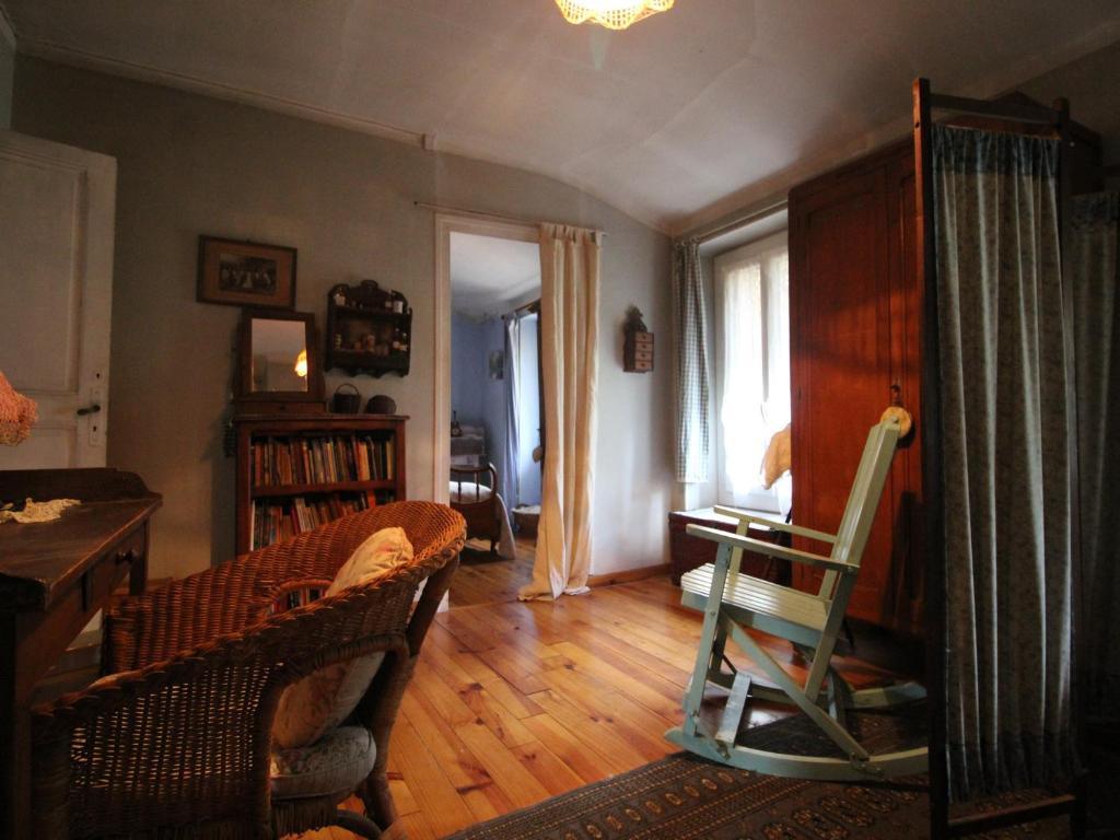Posedenie v ubytovaní Maison typique climatisée avec terrasse, BBQ, et Wifi dans hameau près des plages - 5 couchages - FR-1-309-369