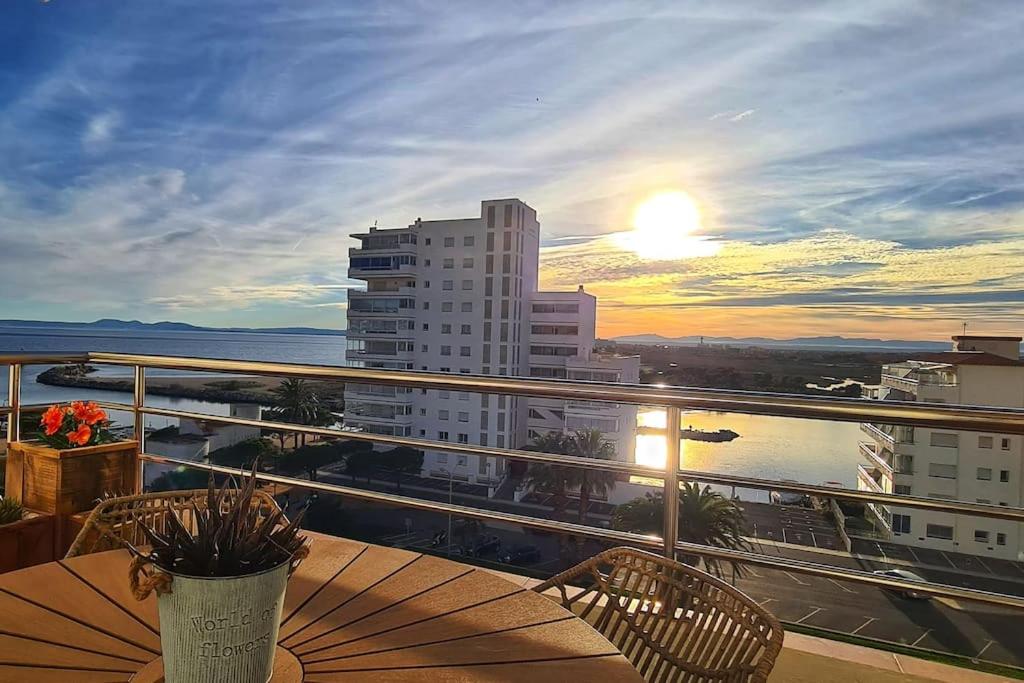Balkón nebo terasa v ubytování Sunsetmare Vacational Apartment