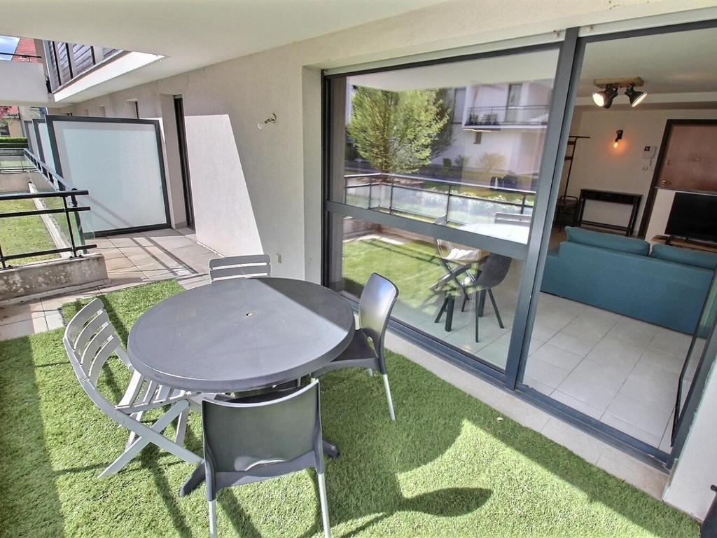 Appartement lumineux à Colmar avec terrasse, parking et WiFi – 5 min du centre – photo 9