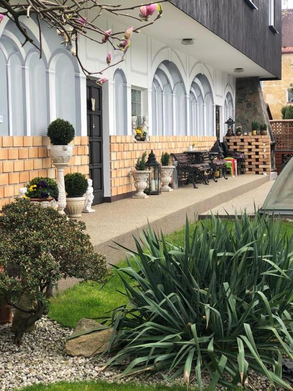 Aed väljaspool majutusasutust Apartmány Karlovy Vary