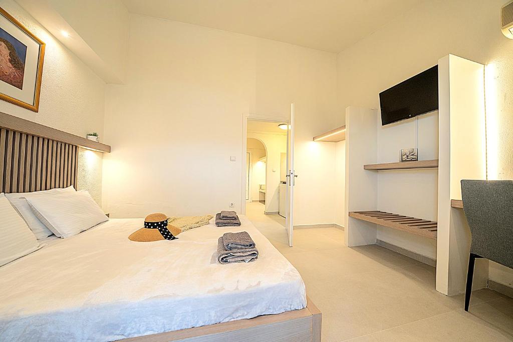 The "L" Suites & Apartments - 9