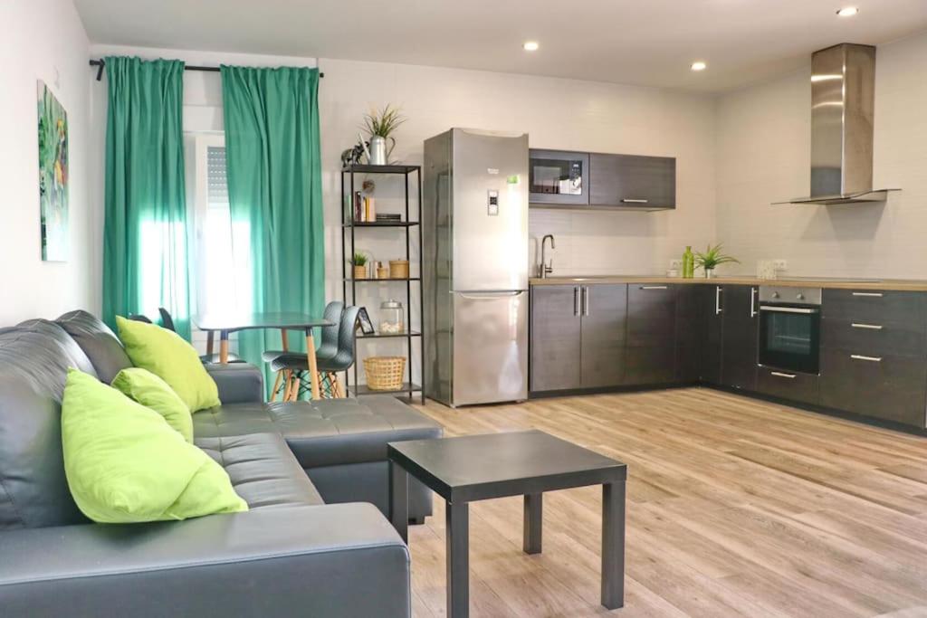Kuchyň nebo kuchyňský kout v ubytování APARTAMENTOS RURALES (LA COBIJÁ) APART. Nº3 CONIL