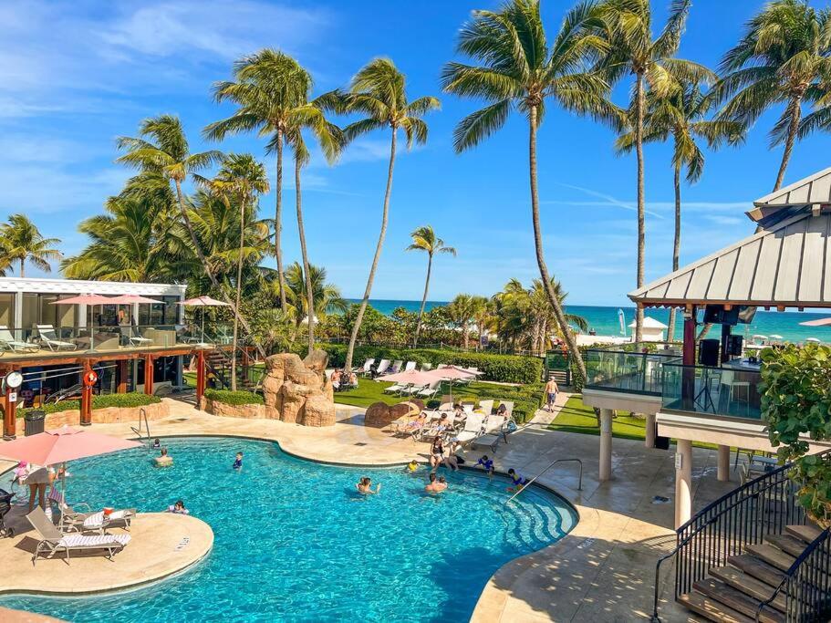 3 Bedroom Apt OceanFront Resort The Alexander, Miami Beach (updated