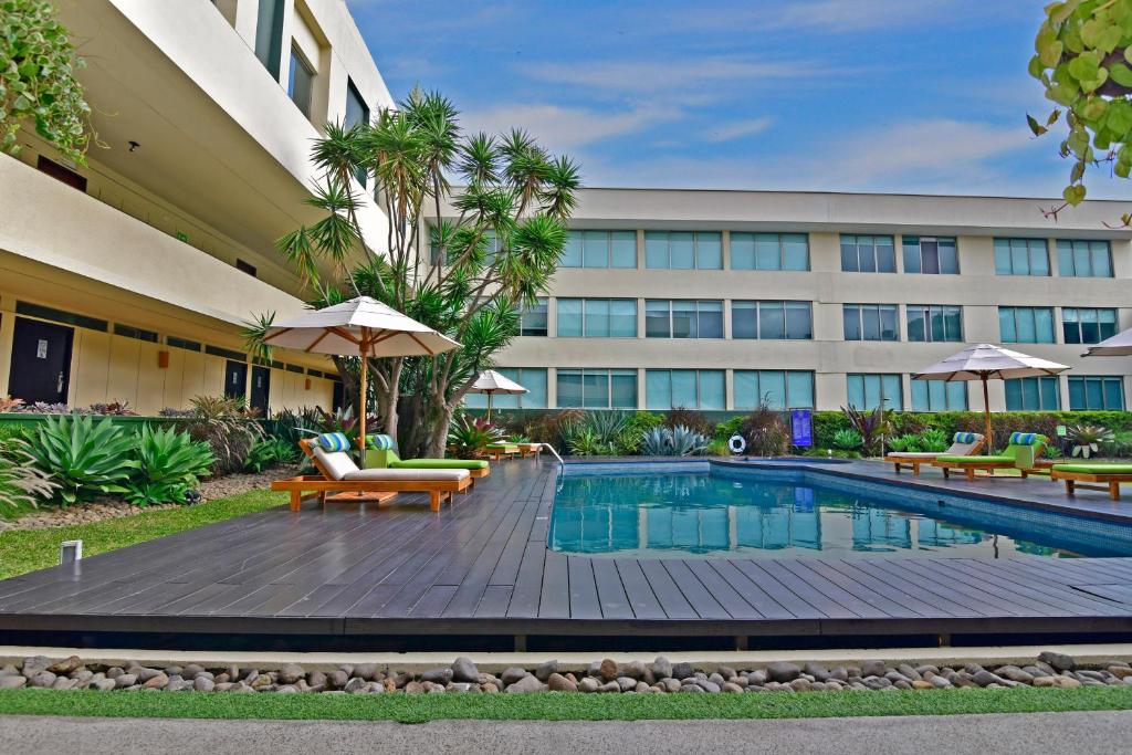 Bazén v ubytování Auténtico Hotel nebo v jeho okolí