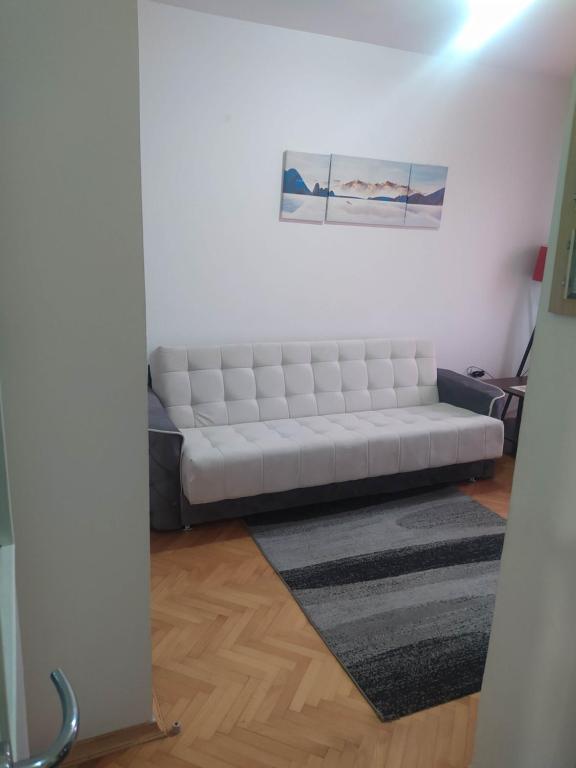 Apartman kod autobuske