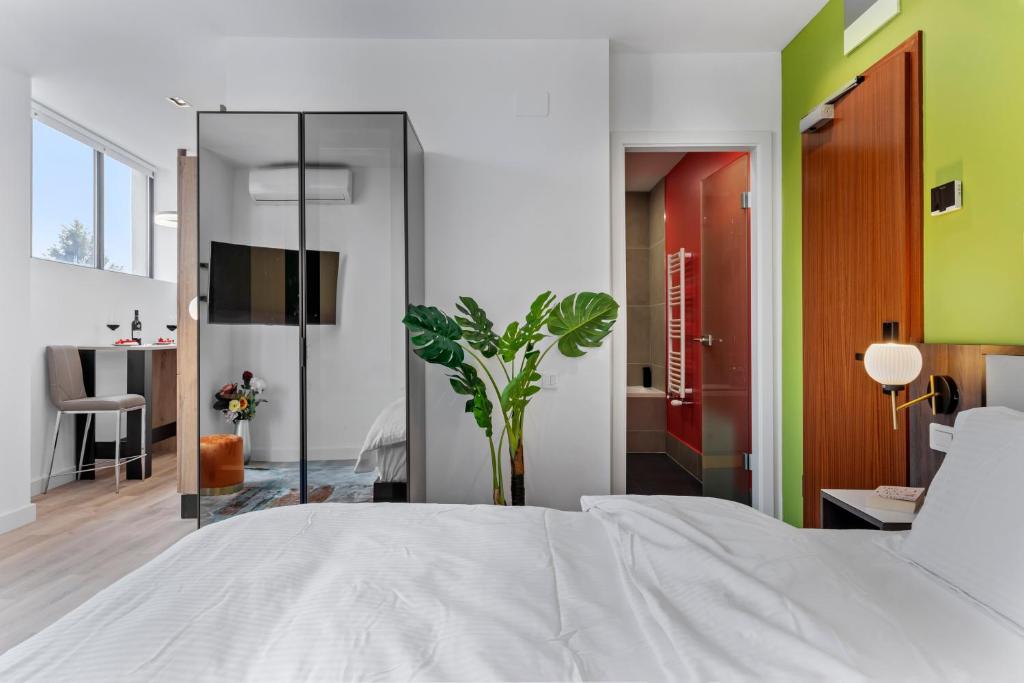 One88 Apartments - Deluxe King Studio