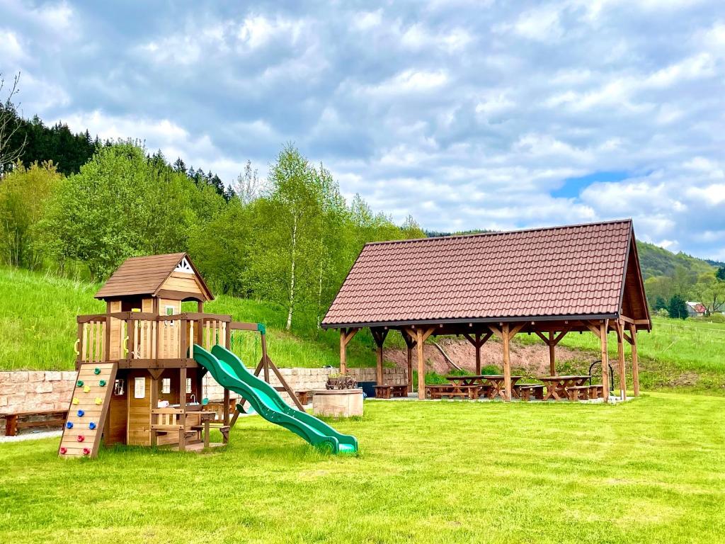 Herní místnost nebo prostor pro děti v ubytování Pod Orłem