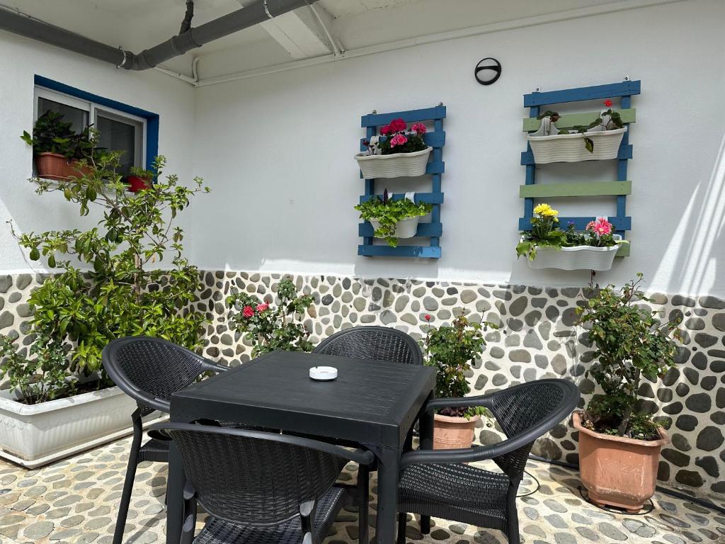 Televiisor ja/või meelelahutuskeskus majutusasutuses Guest House KrisHen