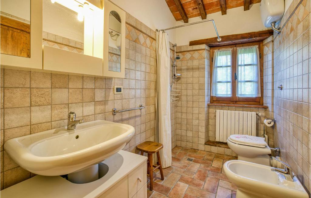 Kúpeľňa v ubytovaní Lovely Home In Castiglion Fiorentino