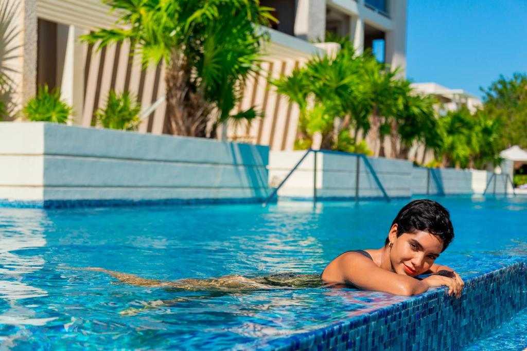 Bazén v ubytování Paradisus La Perla - Adults Only - Riviera Maya - All Inclusive nebo v jeho okolí