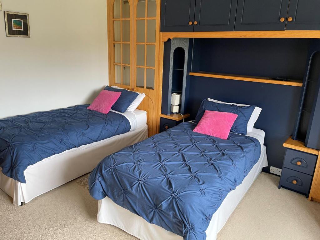 Postel nebo postele na pokoji v ubytování Rocklands Guesthouse Castlebar
