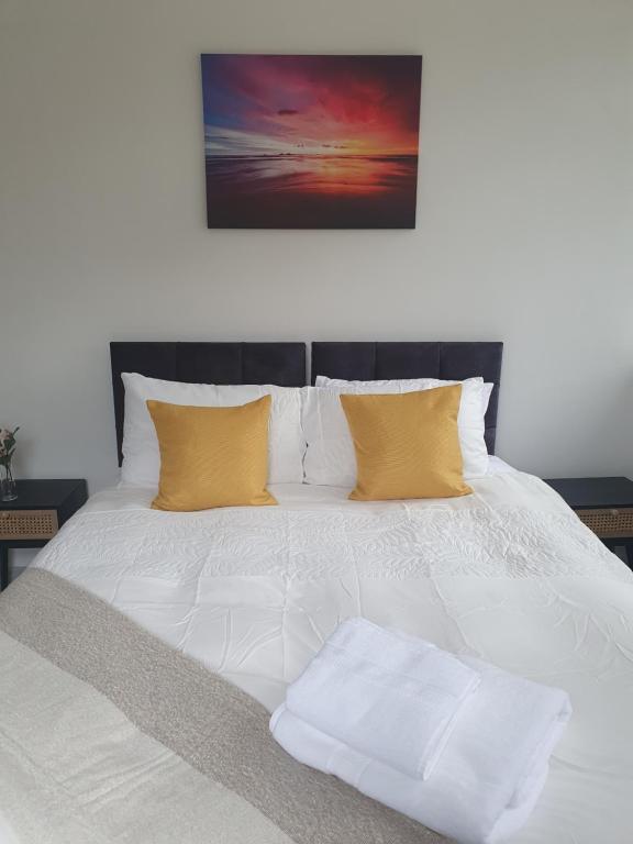 Postel nebo postele na pokoji v ubytování 1 & 2 Bed Apartments - Desborough, Kettering, WIFI, Family, Parking