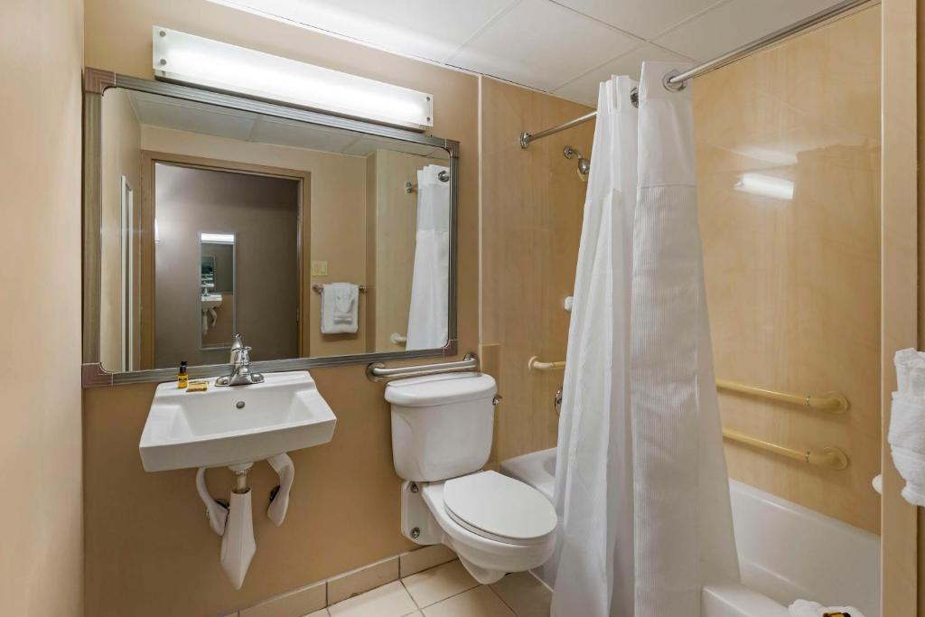 Best Western Plus The Charles Hotel - Queen Room With Two Queen Beds - Disability Access