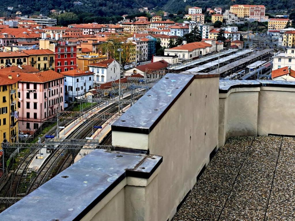 Nespecifikovaný výhled na destinaci La Spezia nebo výhled na město při pohledu z penzionu