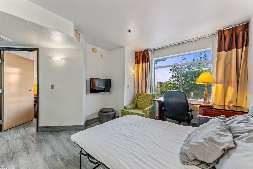 TV a/nebo společenská místnost v ubytování Chandler apartment 1bd Lux 1