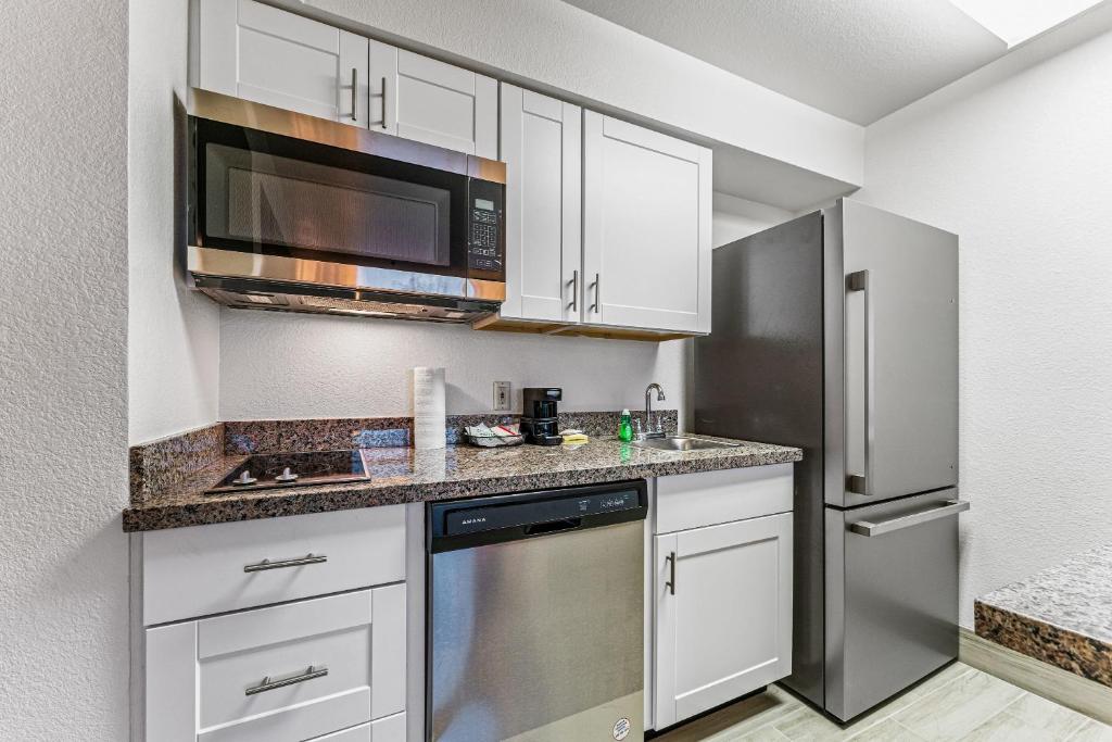 Kuchyň nebo kuchyňský kout v ubytování Chandler apartment 1bd Lux 1