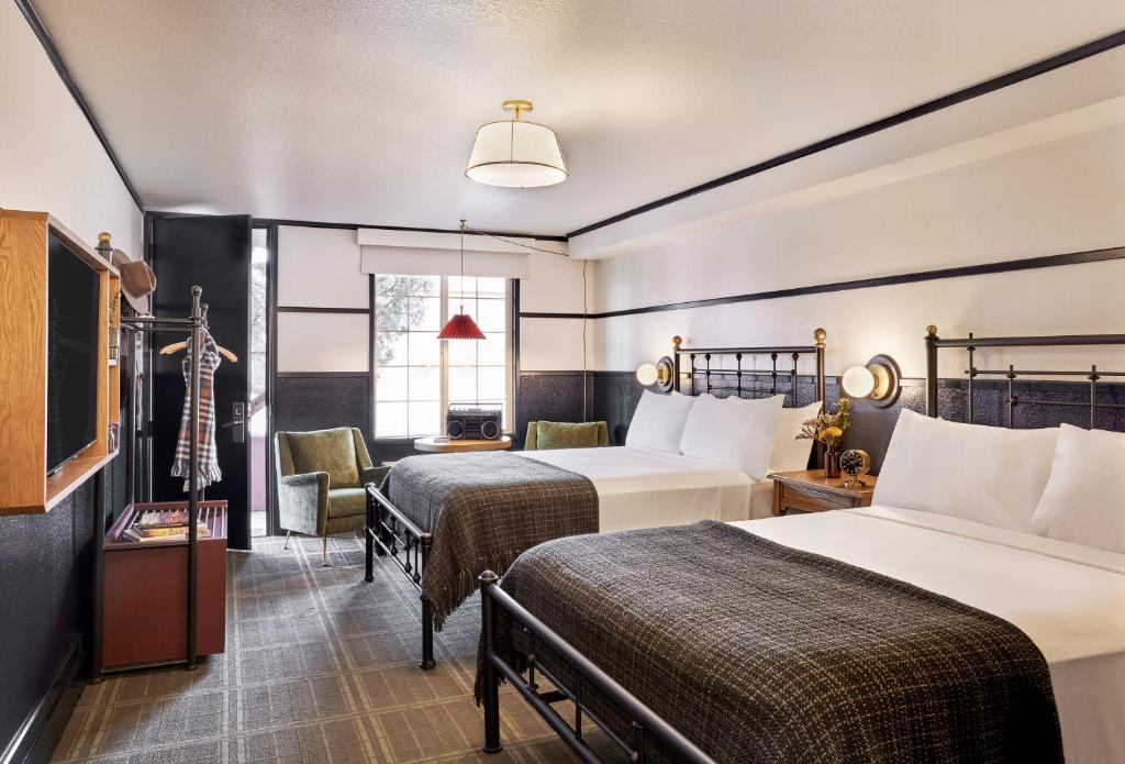High Country Motor Lodge - Near NAU and Downtown photo