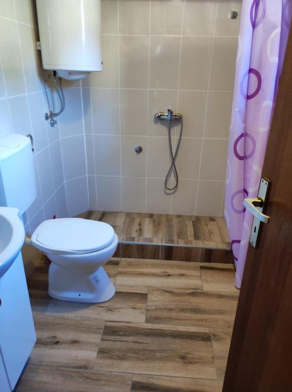 Koupelna v ubytování Apartmani Dunav Apatin