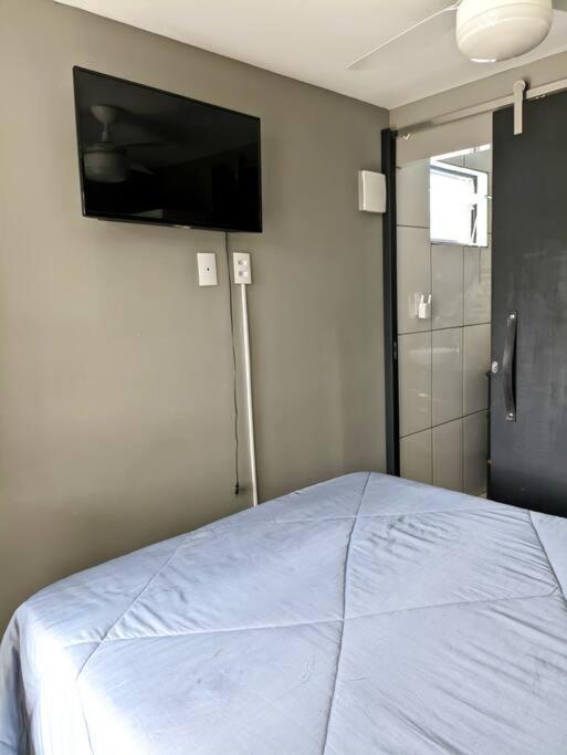 Postel nebo postele na pokoji v ubytování Tiny House Paraiso Minicasas Com Hidromassagem