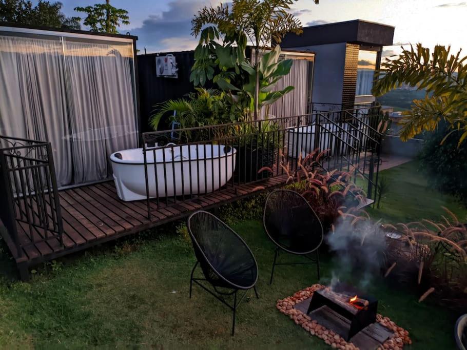 Zahrada ubytování Tiny House Paraiso Minicasas Com Hidromassagem