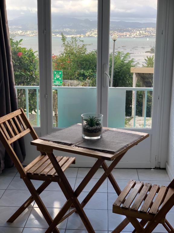 Balkón nebo terasa v ubytování Studio PeTiT CoCon Anse Mitan Trois Ilets