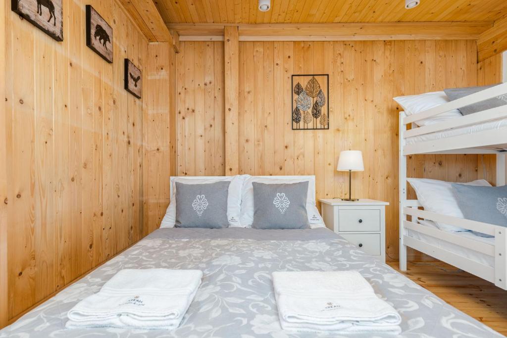 UROCZY ZAKĄTEK - Apartamenty z własnymi tarasami i grillem w centrum Zatora, blisko Energylandii - 7