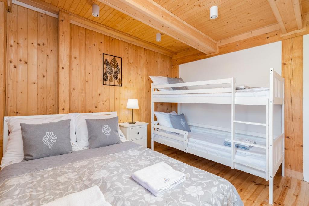 UROCZY ZAKĄTEK - Apartamenty z własnymi tarasami i grillem w centrum Zatora, blisko Energylandii - 8