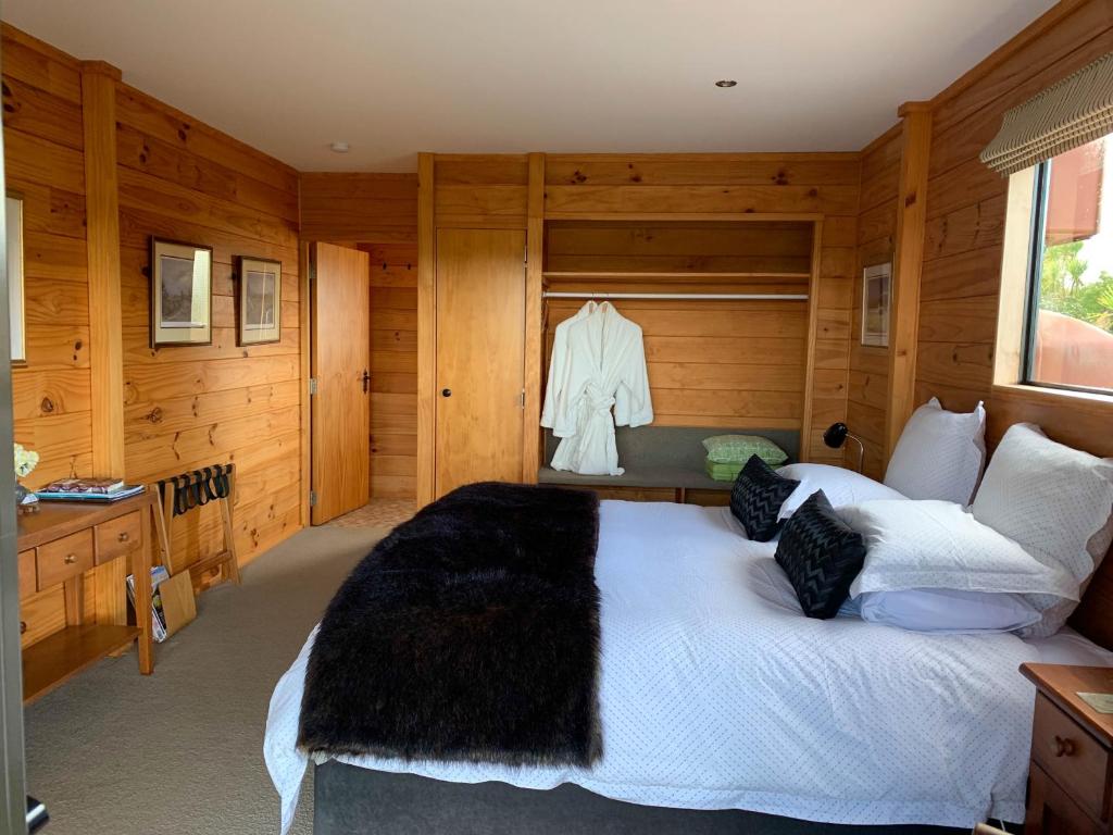 Postel nebo postele na pokoji v ubytování Birds Ferry Lodge Luxury B&B