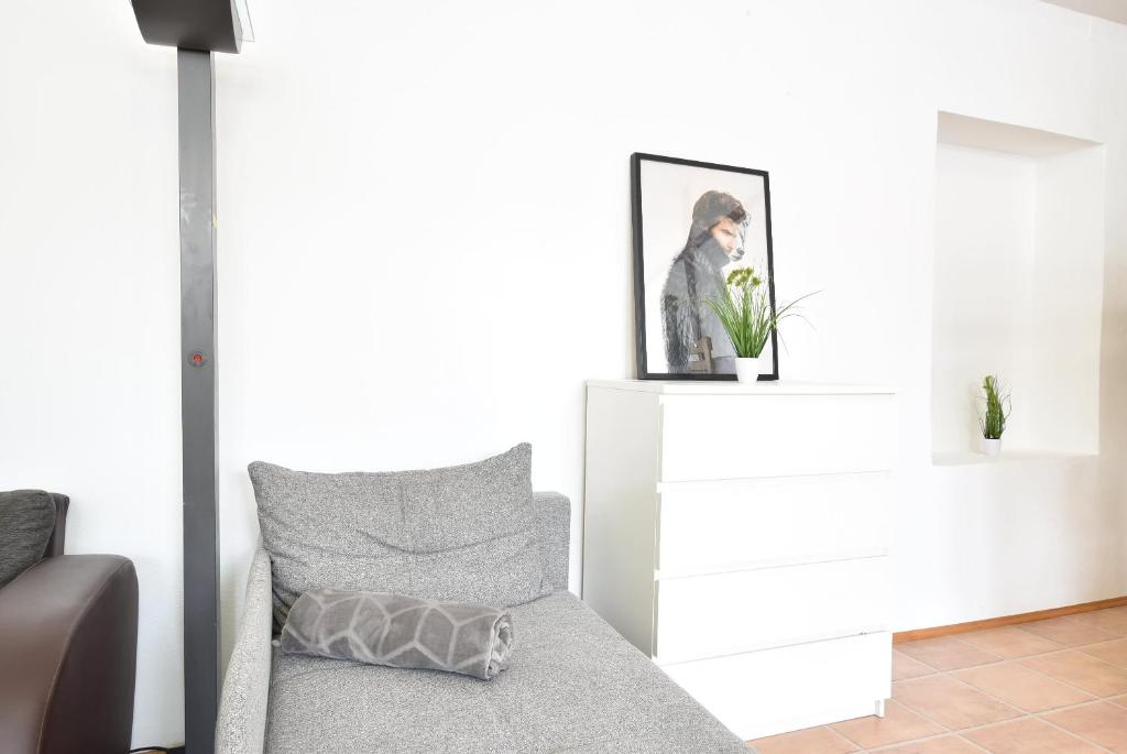 Posedenie v ubytovaní Huge Apartment in Awesome Location with parking