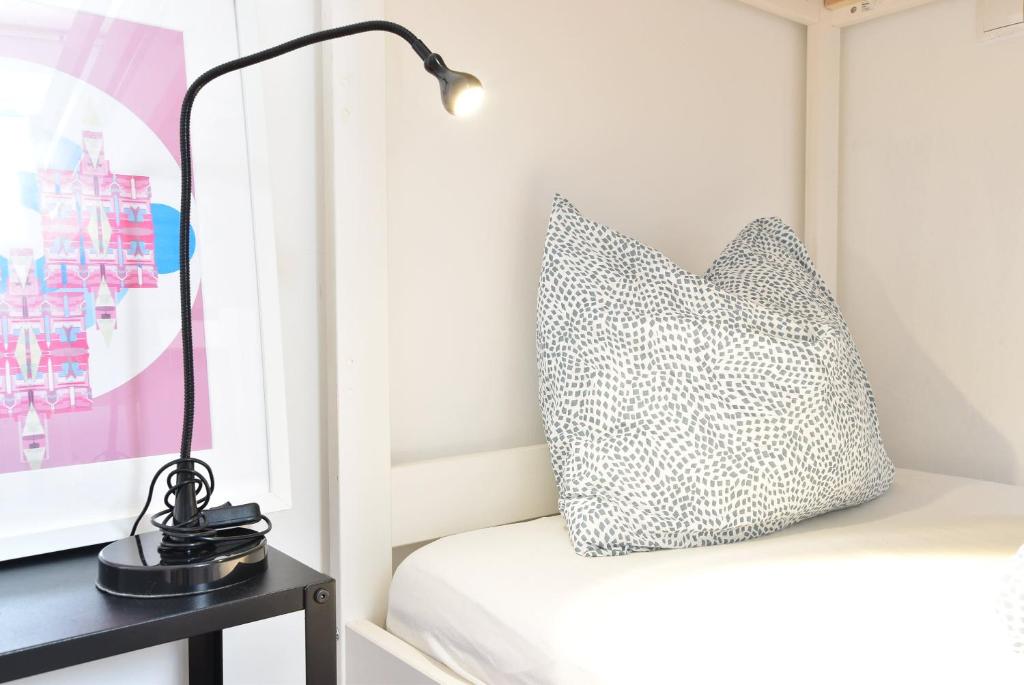 Posteľ alebo postele v izbe v ubytovaní Huge Apartment in Awesome Location with parking
