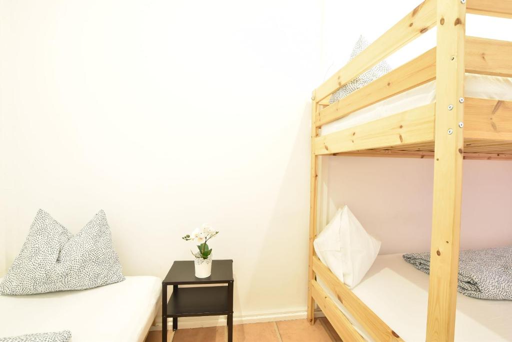 Posteľ alebo postele v izbe v ubytovaní Huge Apartment in Awesome Location with parking