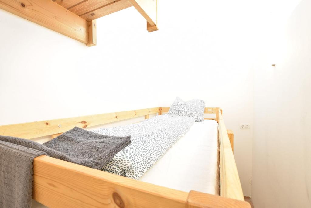 Posteľ alebo postele v izbe v ubytovaní Huge Apartment in Awesome Location with parking