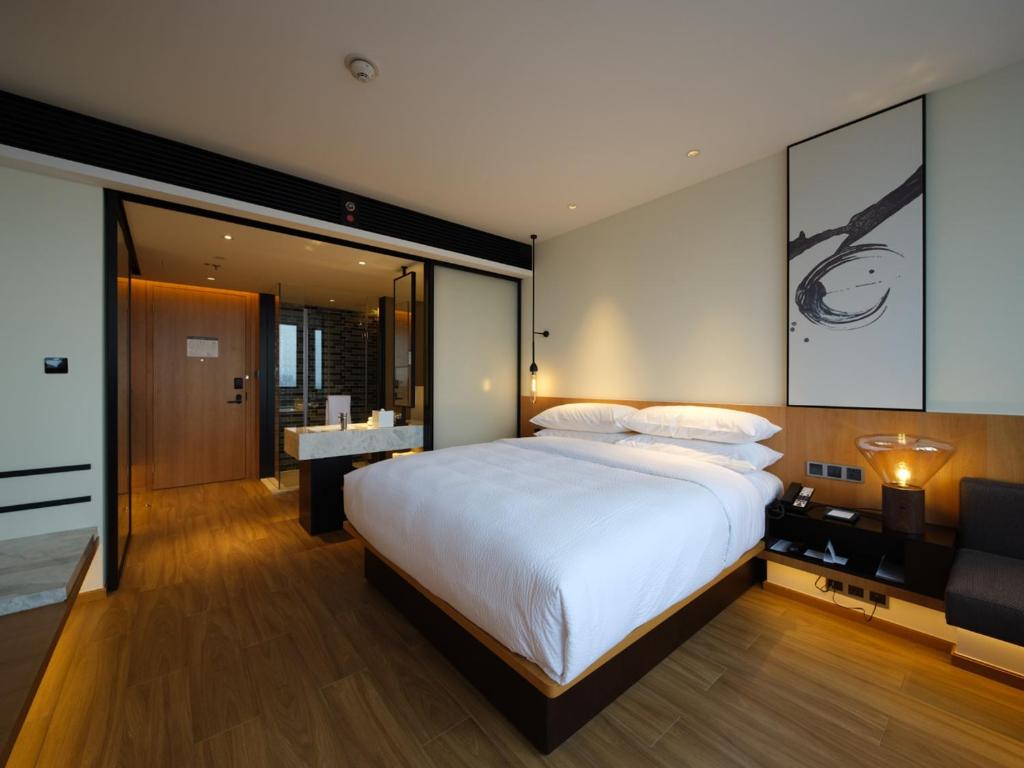 Fairfield by Marriott Yuyao - Standard King Room With City View