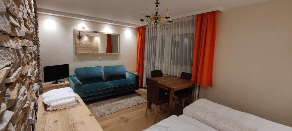 
Apartment with Garden View
