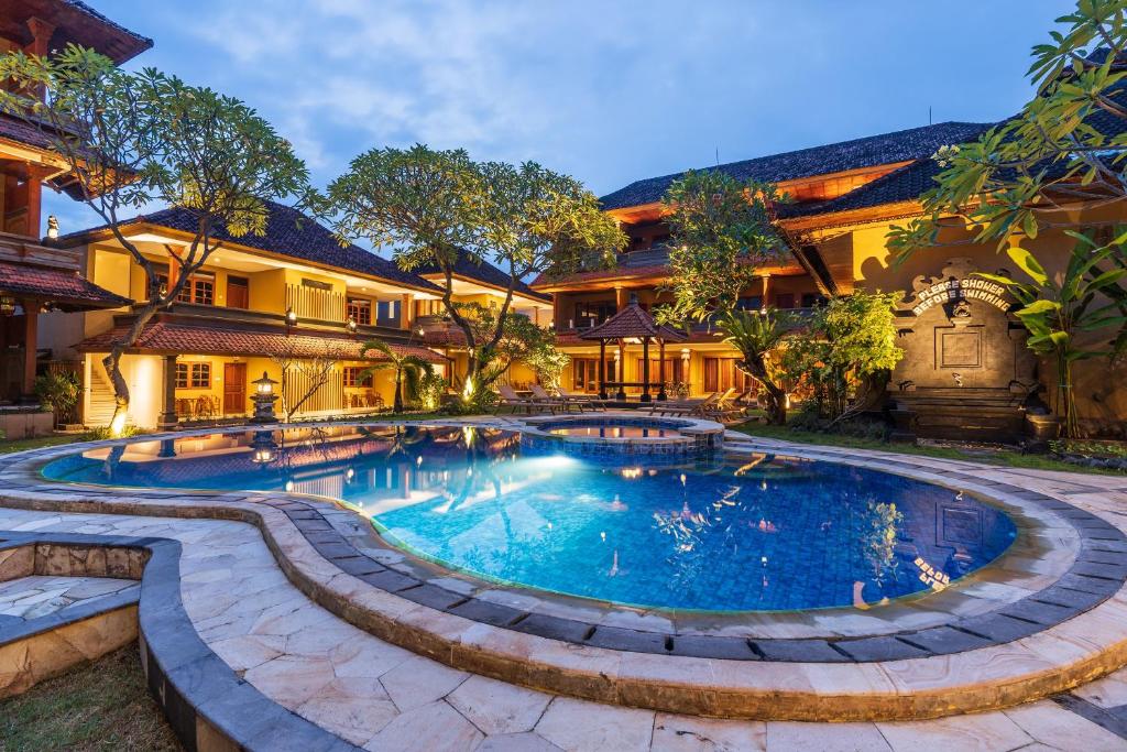 Kolam renang di atau dekat dengan Suka Beach Inn