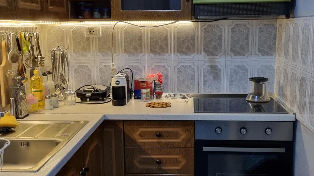 Kuchyň nebo kuchyňský kout v ubytování Kallmet Villa