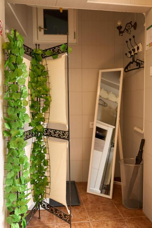 Фотография из галереи Downtown secret apartment в Загребе