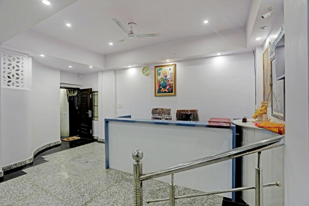 Vstupní hala nebo recepce v ubytování Hotel S B Inn Near New Delhi railway Station Paharganj