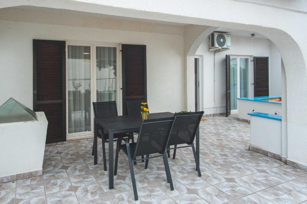 Balkón nebo terasa v ubytování Oštarić