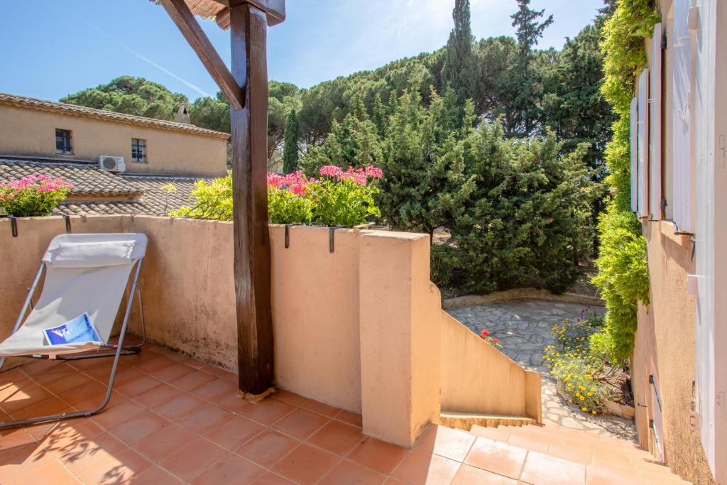 Ogród w obiekcie Studio Le Val de Pons Ramatuelle