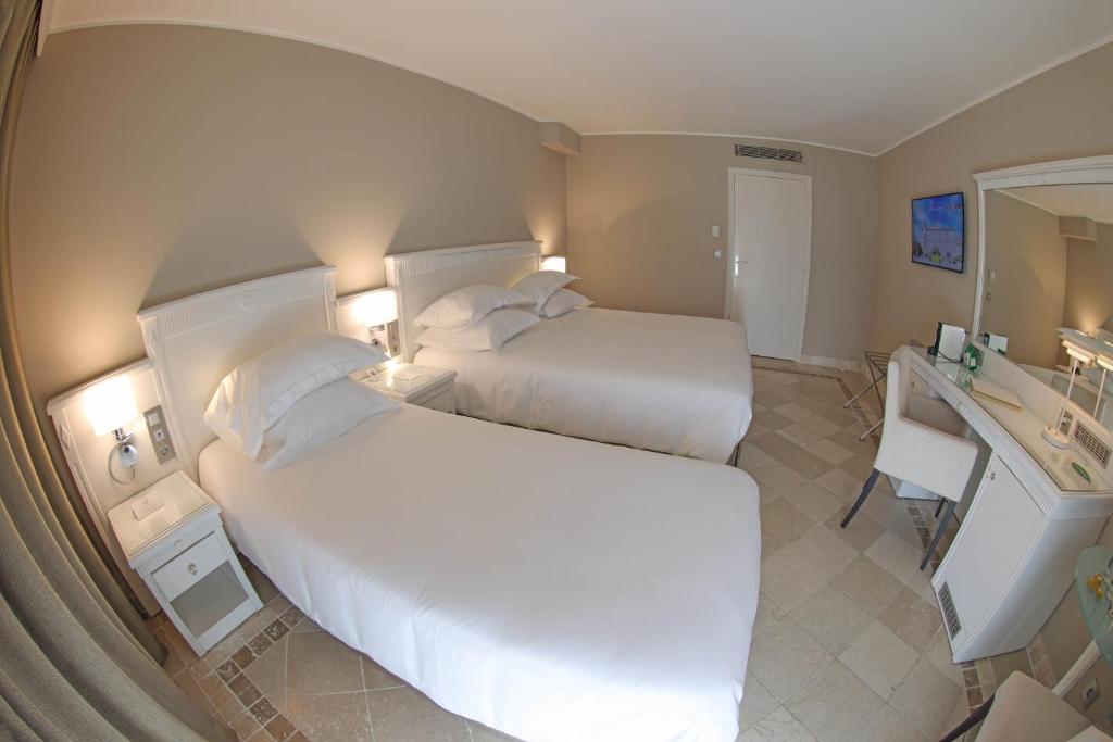 Hôtel L'Abbaye - Habitación Triple Deluxe Con Vistas Al Mar