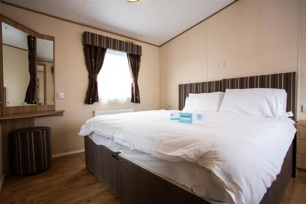 Mersea Island by Away Resorts - 