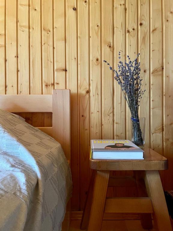 Postel nebo postele na pokoji v ubytování Sheshory Chalet