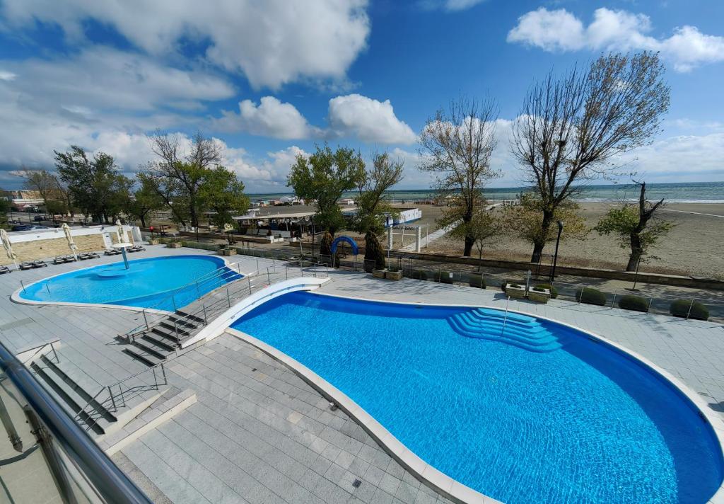 Bazén v ubytování Bavaria Blu Hotel and Conference Centre nebo v jeho okolí