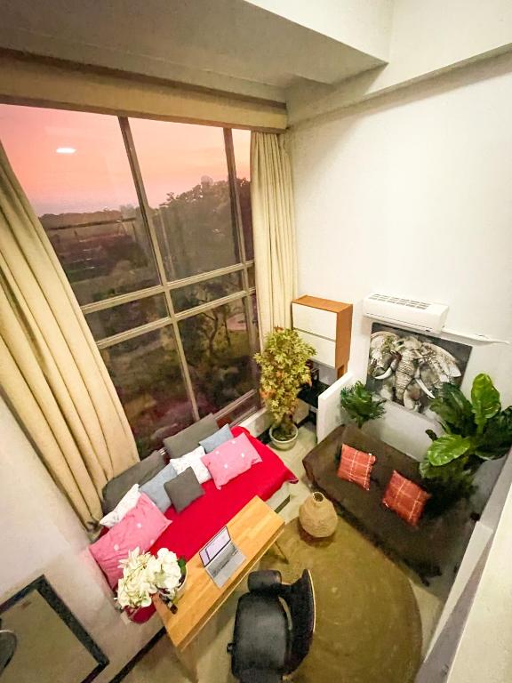 Loft Apartments in BGC with Golf View