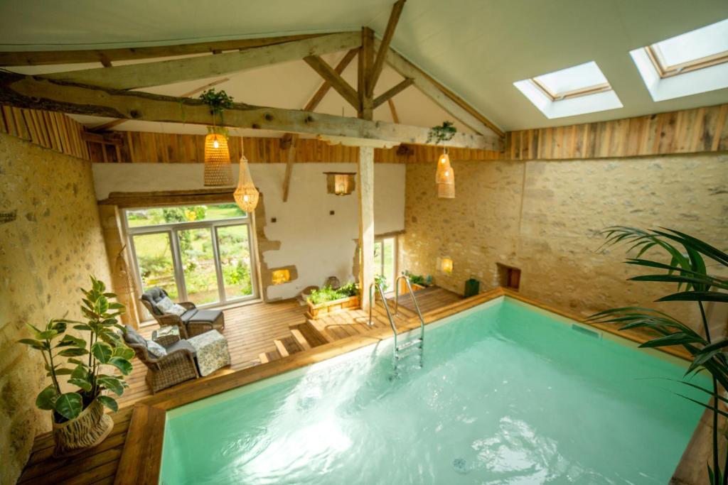 Bed and Breakfast La Suite Bien-être, piscine intérieure chaufée, sauna