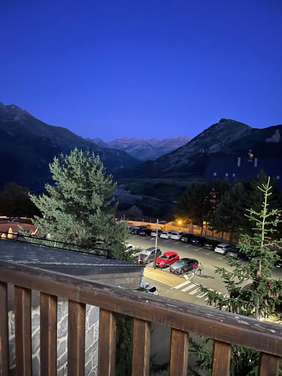 Nespecifikovaný výhled na hory nebo výhled na hory při pohledu z hotelu