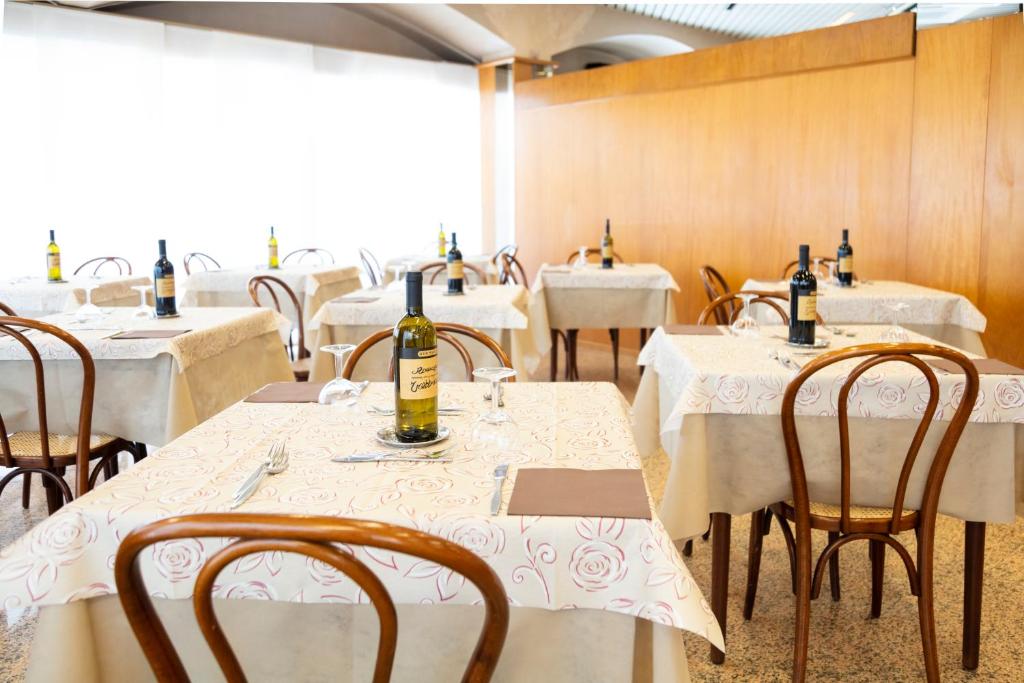 Nápoje v ubytování Hotel Milton